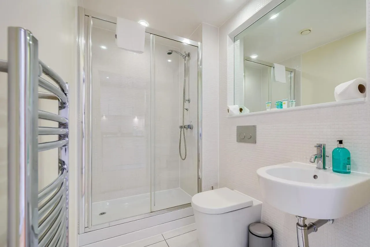 Cosy Studio Apartment In Canary Wharf London